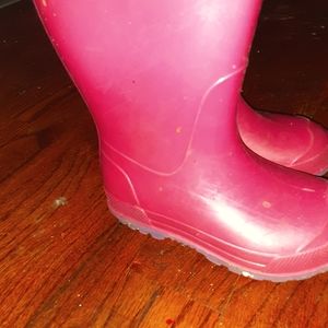 Rain kids boots size 5/6 pink and black pair